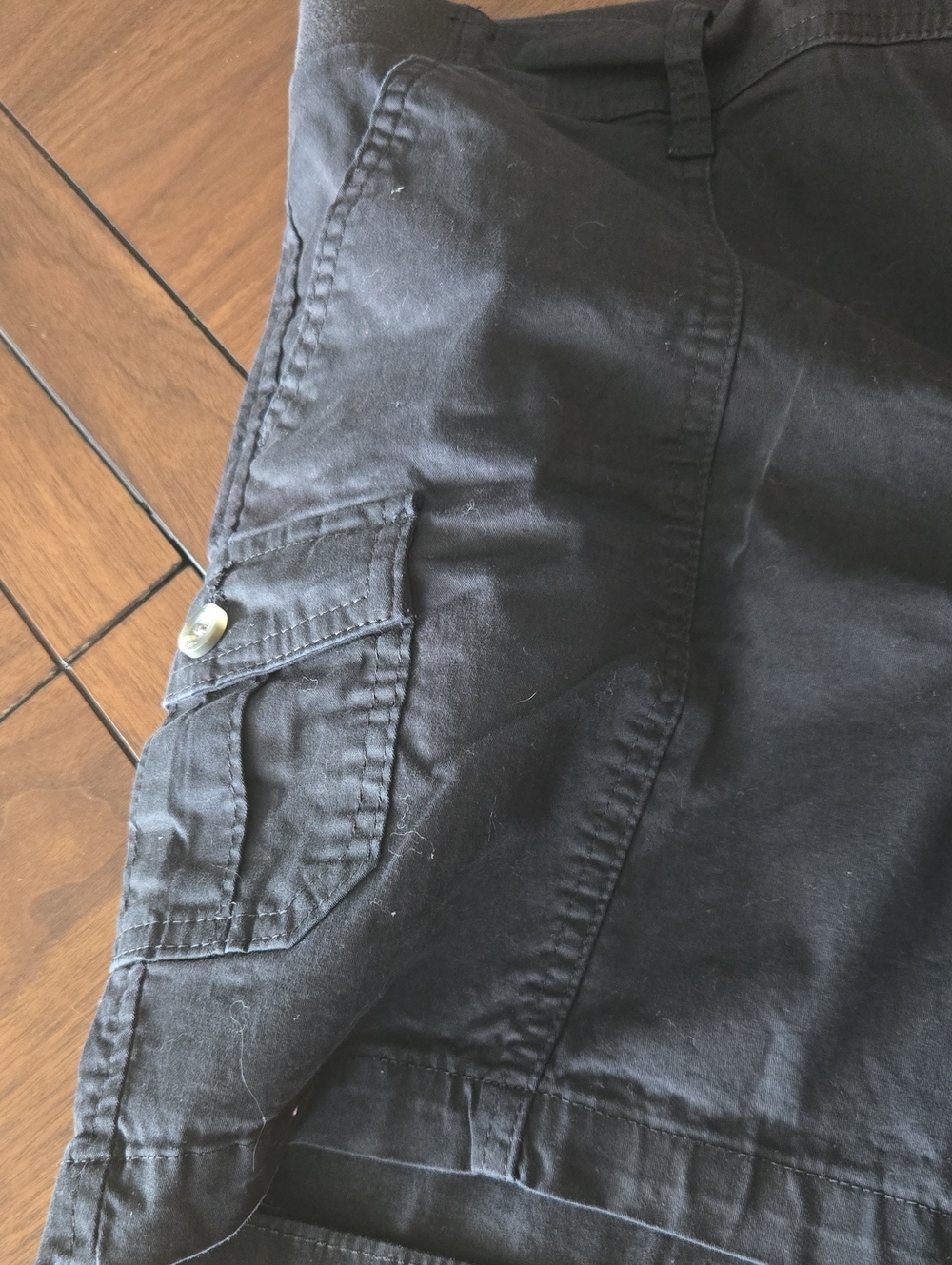 Lee Women's Black Relaxed Fit Cargo Shorts Sz 12 - Picture 5 of 7